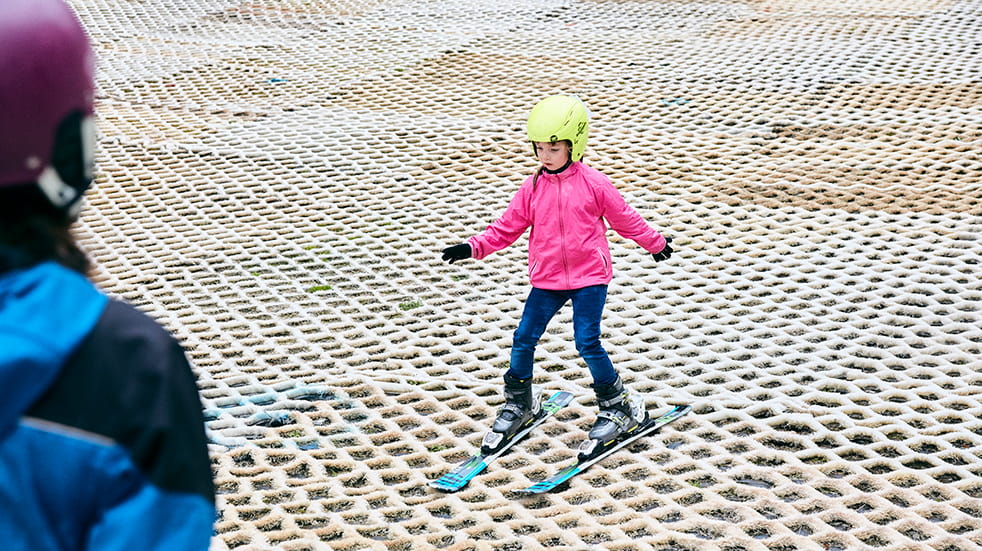 Learn to ski as a family: child skiing